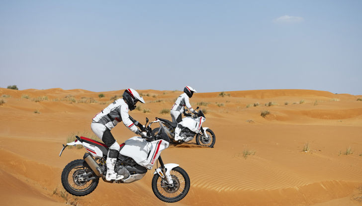 Ducati DesertX: le rosse di Borgo Panigale non hanno più confini - Foto 4 di 9