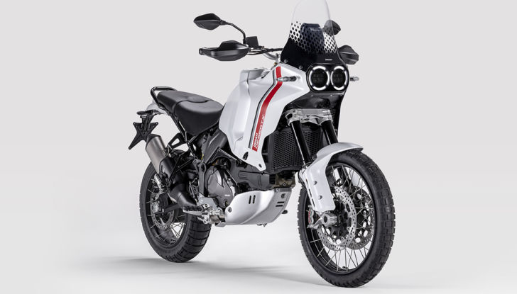 Ducati DesertX: le rosse di Borgo Panigale non hanno più confini - Foto 8 di 9