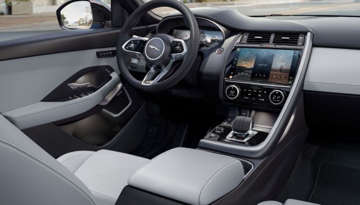 [Video] Jaguar E-Pace prova su strada, caratteristiche e prezzi - Foto 16 di 24