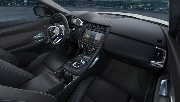 [Video] Jaguar E-Pace prova su strada, caratteristiche e prezzi - Foto 21 di 24