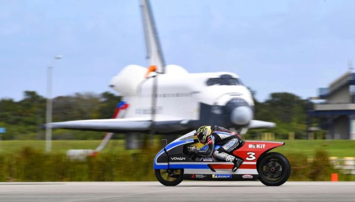 Max Biaggi da record: 470 km/h in sella a Voxan Wattman elettrica - Foto 4 di 8
