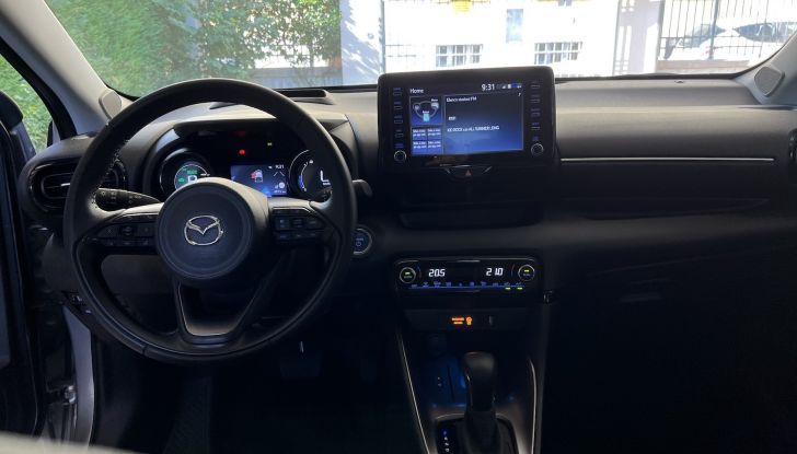 Mazda2 2022: la prova su strada del Full Hybrid da 116 cavalli - Foto 18 di 20