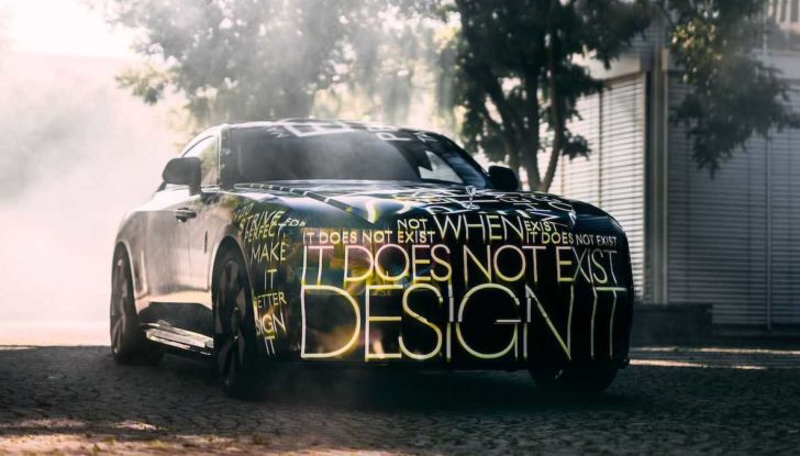 Rolls-Royce Spectre, il marchio inglese si butta sull’elettrico - Foto 1 di 4
