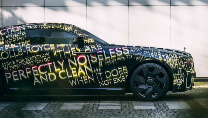 Rolls-Royce Spectre, il marchio inglese si butta sull’elettrico - Foto 3 di 4
