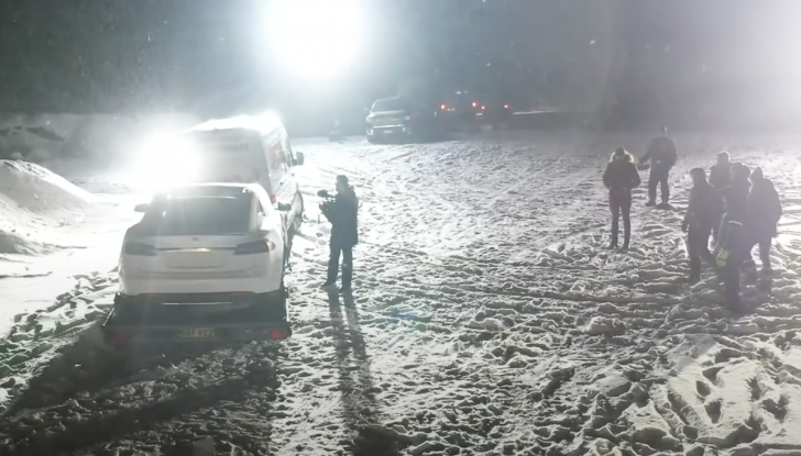 Gli chiedono 22.000 euro per cambiare la batteria della sua Tesla Model S. La fa esplodere - Foto 16 di 16