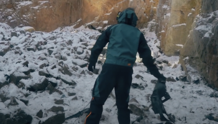 Gli chiedono 22.000 euro per cambiare la batteria della sua Tesla Model S. La fa esplodere - Foto 3 di 16