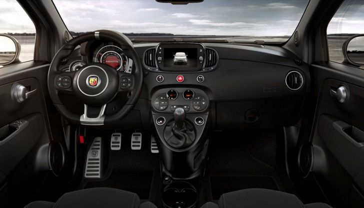 Abarth F595 Speciale: acquistandola online si risparmiano 1.350 Euro! - Foto 4 di 11