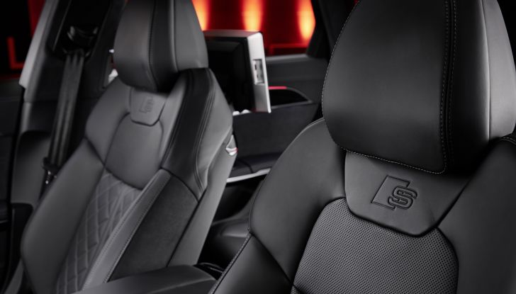 Audi A8 TFSI e 2022: l’ibrida plug-in arriva a marzo da 115.500 Euro - Foto 15 di 17