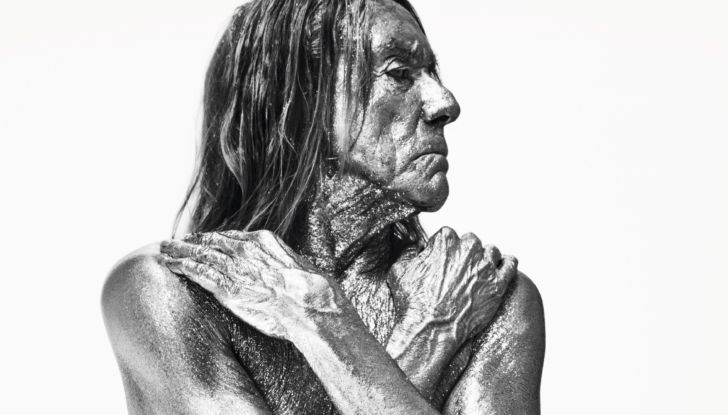 Calendario Pirelli 2022: Bryan Adams omaggia i 150 anni del marchio italiano - Foto 10 di 12