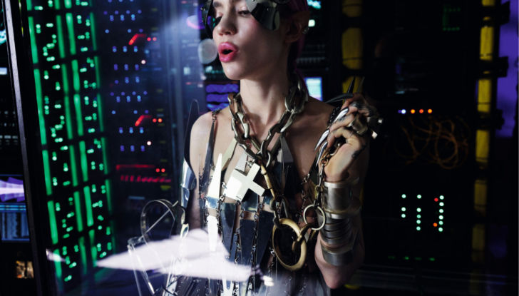 Calendario Pirelli 2022: Bryan Adams omaggia i 150 anni del marchio italiano - Foto 6 di 12