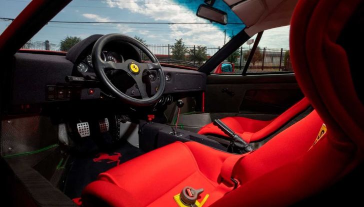 La “regina” torna in vendita: all’asta una delle ultime Ferrari F40 del 1992! - Foto 11 di 12