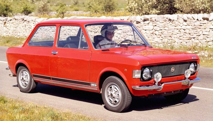 All’asta la Fiat 128 di Maradona: basteranno 400.000 dollari? - Foto 7 di 10