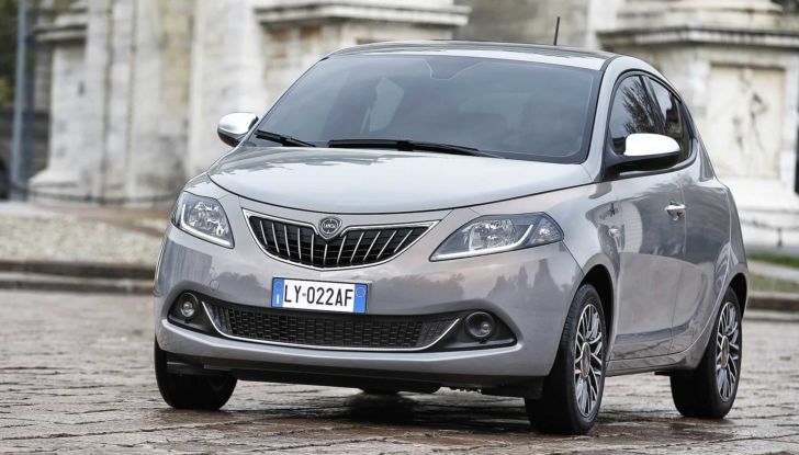 Lancia Ypsilon: la versione Alberta Ferretti parte da 13.950 Euro - Foto 3 di 6