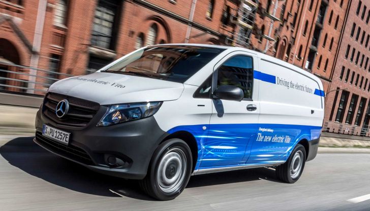 Mercedes-Benz eVito 2022: più autonomia e tempi di ricarica più veloci - Foto 1 di 7