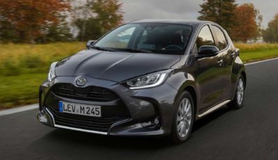 Mazda2 2022: in arrivo il modello Full Hybrid su base Toyota Yaris