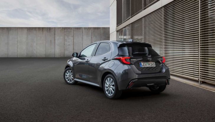 Mazda2 2022: la prova su strada del Full Hybrid da 116 cavalli - Foto 11 di 20