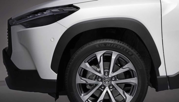 Toyota Corolla Cross: prezzi in promozione da 34.500 Euro - Foto 7 di 13