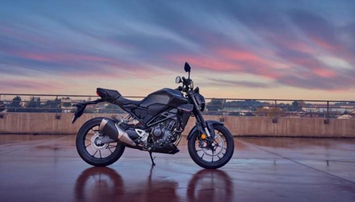 Honda CB300R MY 2022: la cafè racer dall’animo sportivo - Foto 5 di 8