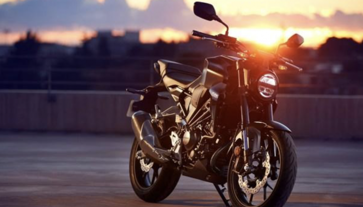 Honda CB300R MY 2022: la cafè racer dall’animo sportivo - Foto 7 di 8