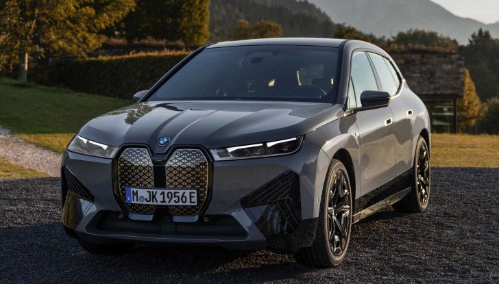 BMW iX M60: la versione sportiva del SAV elettrico ha 619 cavalli - Foto 6 di 13