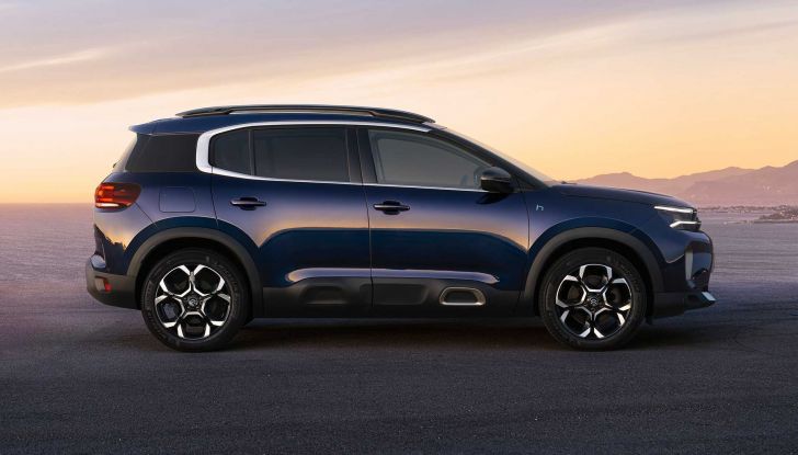 Citroën C5 Aircross 2022: il restyling arriva a giugno da 28.700 Euro - Foto 2 di 11