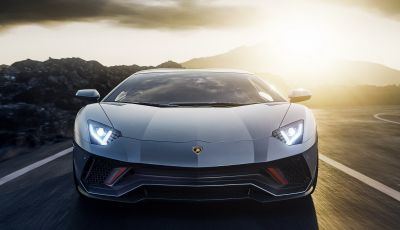 Lamborghini mira alla sostenibilità: l’Aventador ibrida nel 2023, poi il SUV elettrico