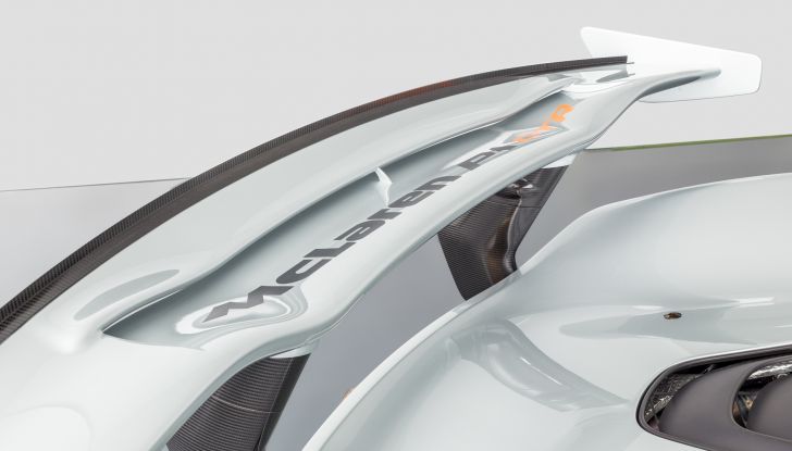 Il regalo più bello per un pilota? Una McLaren P1 GTR da usare in pista! - Foto 18 di 23