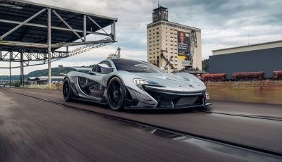 Il regalo più bello per un pilota? Una McLaren P1 GTR da usare in pista!