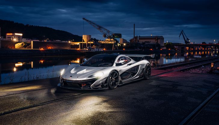 Il regalo più bello per un pilota? Una McLaren P1 GTR da usare in pista! - Foto 7 di 23