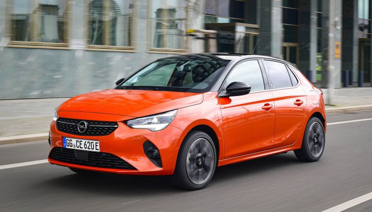 Opel Corsa e Crossland 2022: le Blitz Edition sono disponibili solo online - Foto 2 di 9
