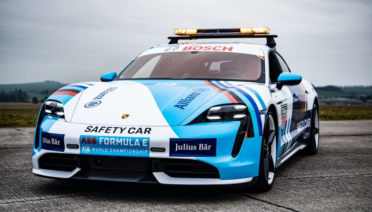 La Formula E accoglie la sua nuova safety car: la Porsche Taycan Turbo S! - Foto 4 di 14