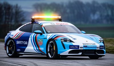 La Formula E accoglie la sua nuova safety car: la Porsche Taycan Turbo S!