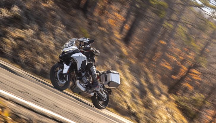 Ducati Multistrada V4: per il 2022 novità su colori, aggiornamenti elettronici e accessori - Foto 3 di 9