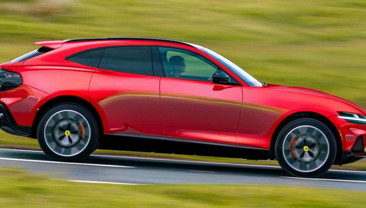 Ferrari Purosangue: il debutto a settembre 2022, poi nel 2025 l’elettrica - Foto 6 di 10