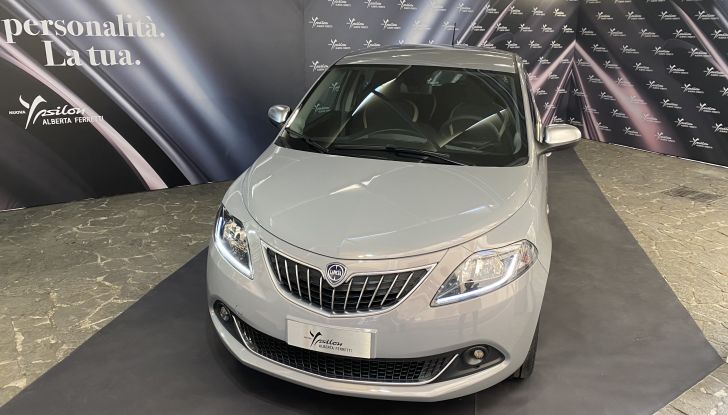 Nuova Lancia Ypsilon Alberta Ferretti, prezzi da 13.950€ - Foto 5 di 19