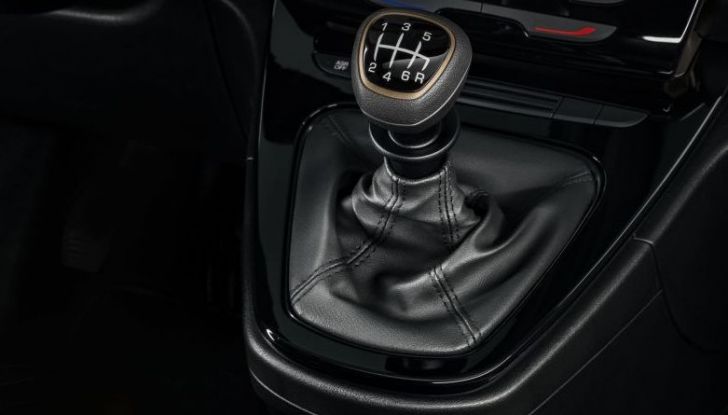 Nuova Lancia Ypsilon Alberta Ferretti, prezzi da 13.950€ - Foto 7 di 19