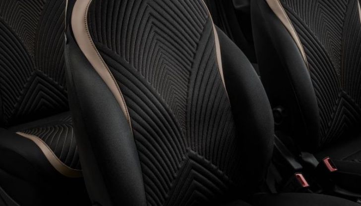 Nuova Lancia Ypsilon Alberta Ferretti, prezzi da 13.950€ - Foto 11 di 19