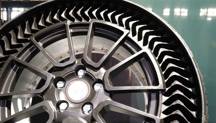 Michelin Uptis: il pneumatico senza aria arriva nel 2024 - Foto 2 di 8