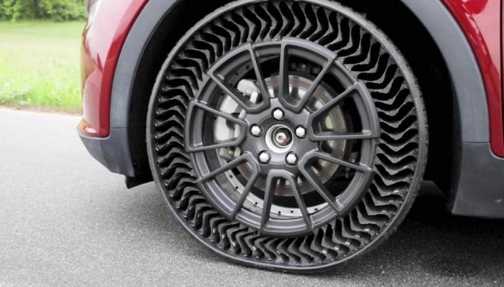 Michelin Uptis: il pneumatico senza aria arriva nel 2024 - Foto 5 di 8