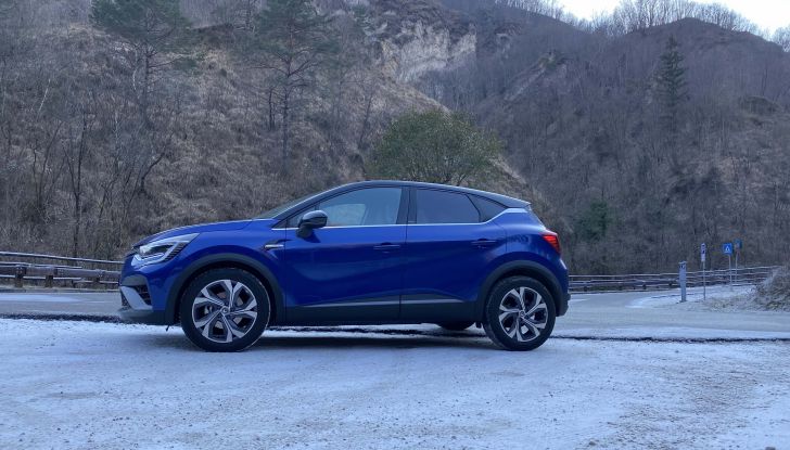 Renault Captur E-Tech full Hybrid provato su strada - Foto 1 di 12