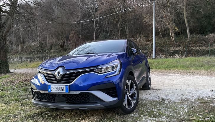 Renault Captur E-Tech full Hybrid provato su strada - Foto 9 di 12