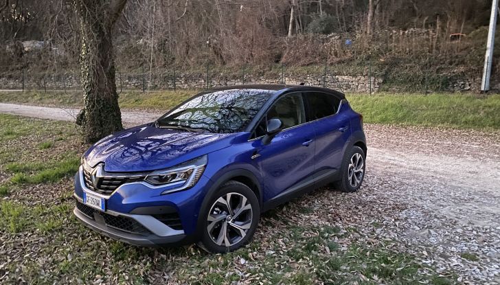 Renault Captur E-Tech full Hybrid provato su strada - Foto 10 di 12