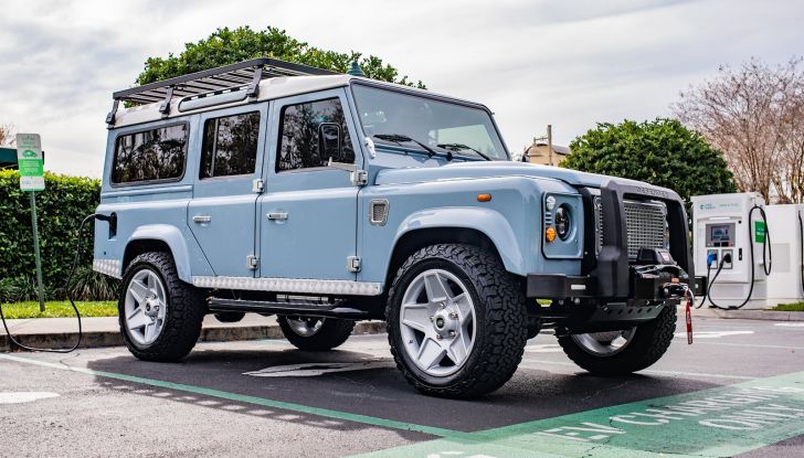 Land Rover Defender restomod elettrico