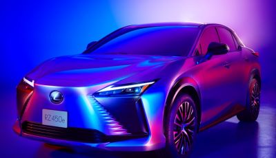 Lexus RZ 450e: il crossover elettrico si mostra al pubblico