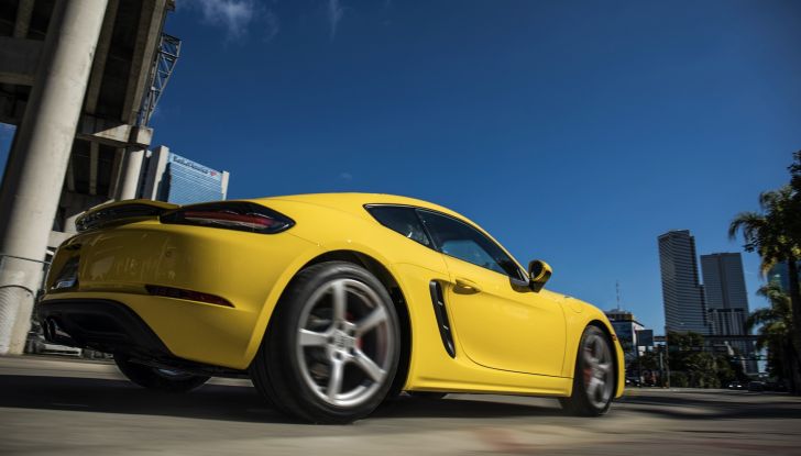 Porsche 718 Cayman 2022