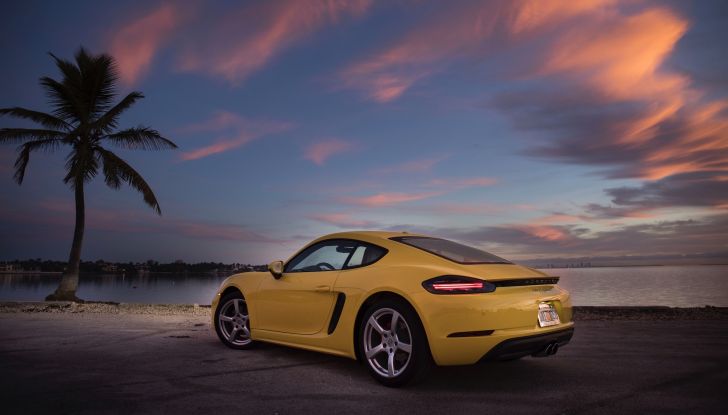 Porsche 718 Cayman 2022