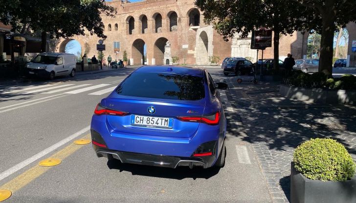 BMW i4: presto in Italia la eDrive35 da 490 km di autonomia - Foto 5 di 22