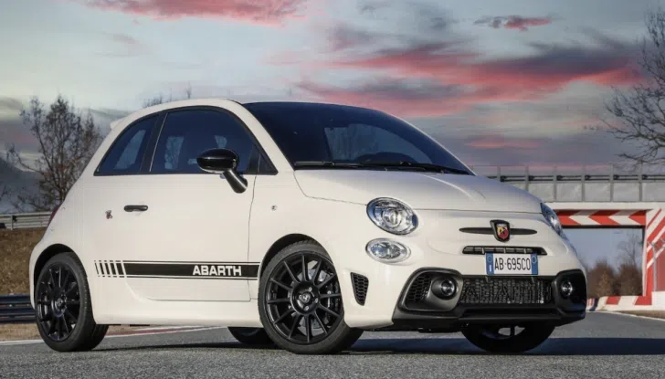 Abarth 595 e 695: ecco la nuova gamma - Foto 1 di 16