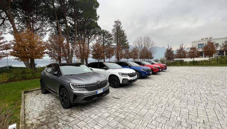 Renault Austral: Full Hybrid e mild-hybrid per l’Italia, da 32.000 Euro - Foto 5 di 21