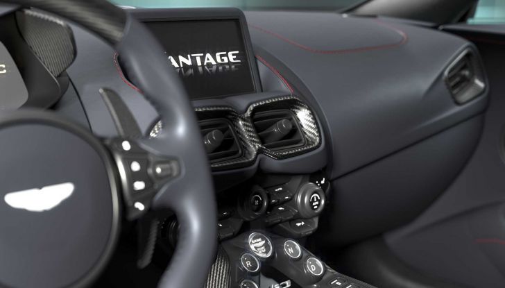 Aston Martin V12 Vantage: l’edizione finale ha 700 cavalli - Foto 10 di 12